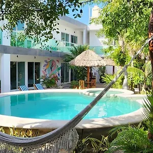 villas-del-carmen-holbox.quintano-roohotels.com/